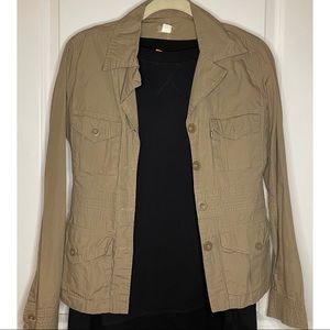 Trendy (layering) top. Fits S-M